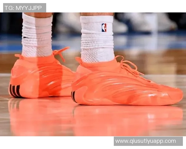 戈登今日穿搭JOKER1PE球鞋个人Logo设计引发球迷热议